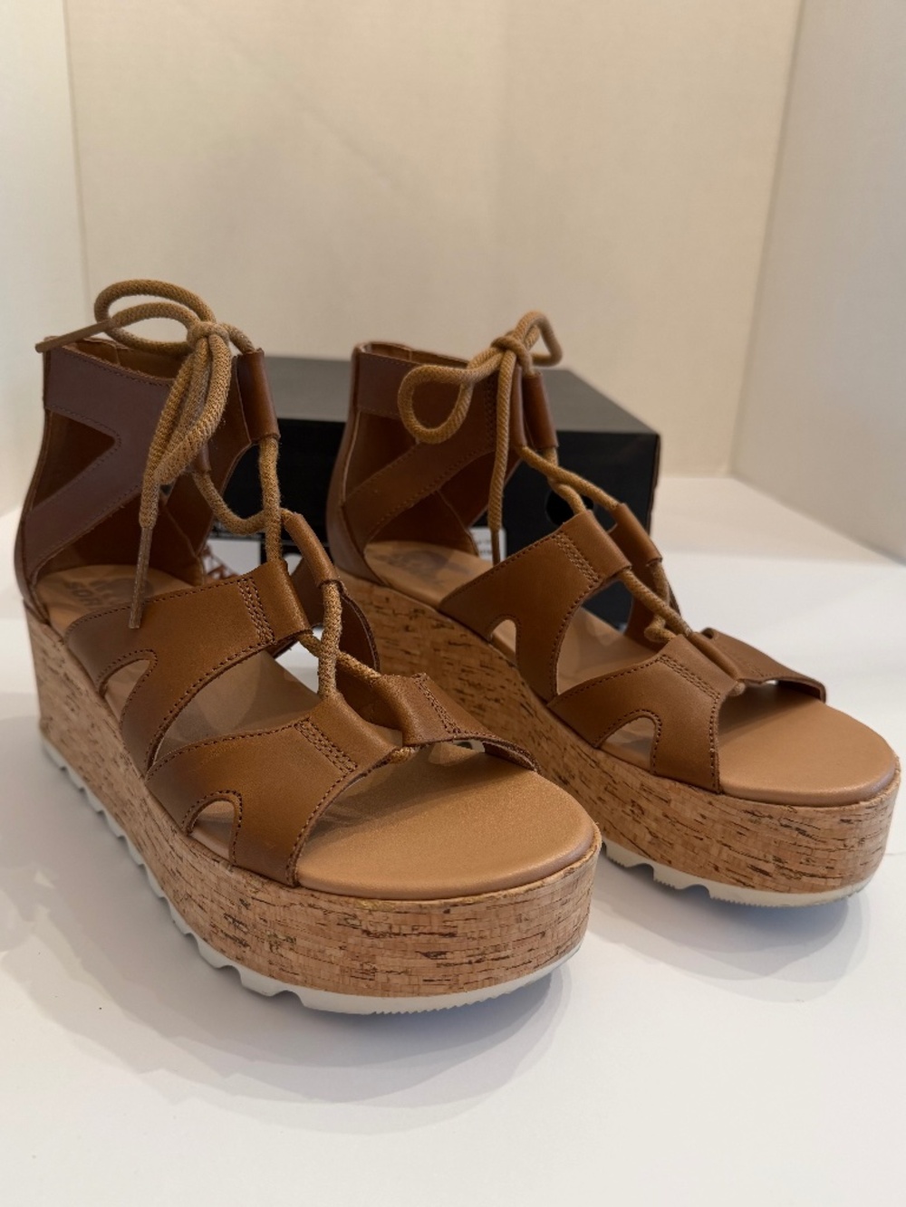 SOREL CAMERON FLATFORM LACE Size: 7.5 Color: Velvet Tan, Chalk - Picture 10 of 10